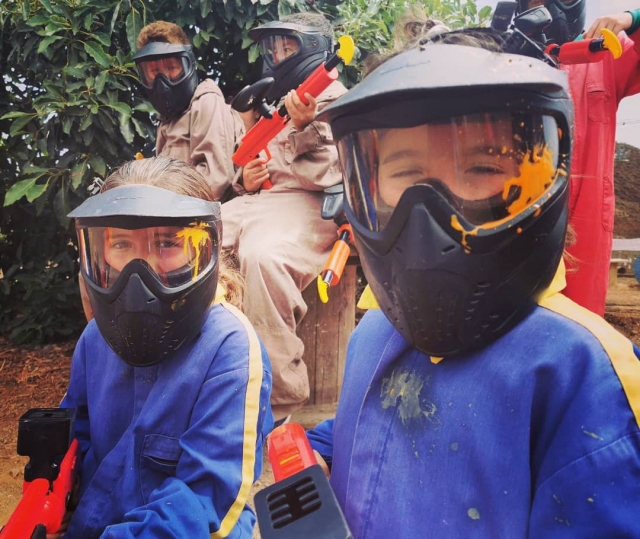 Partida de gotcha para niños Guimar
