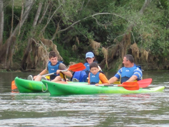 excursão de caiaque 