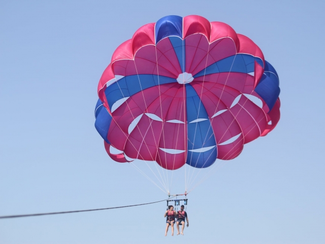 Parasailing para 2