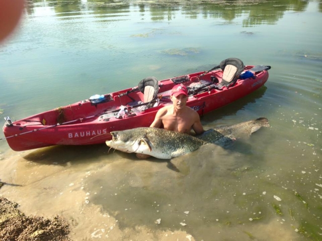  Catfish fishing from kayak 