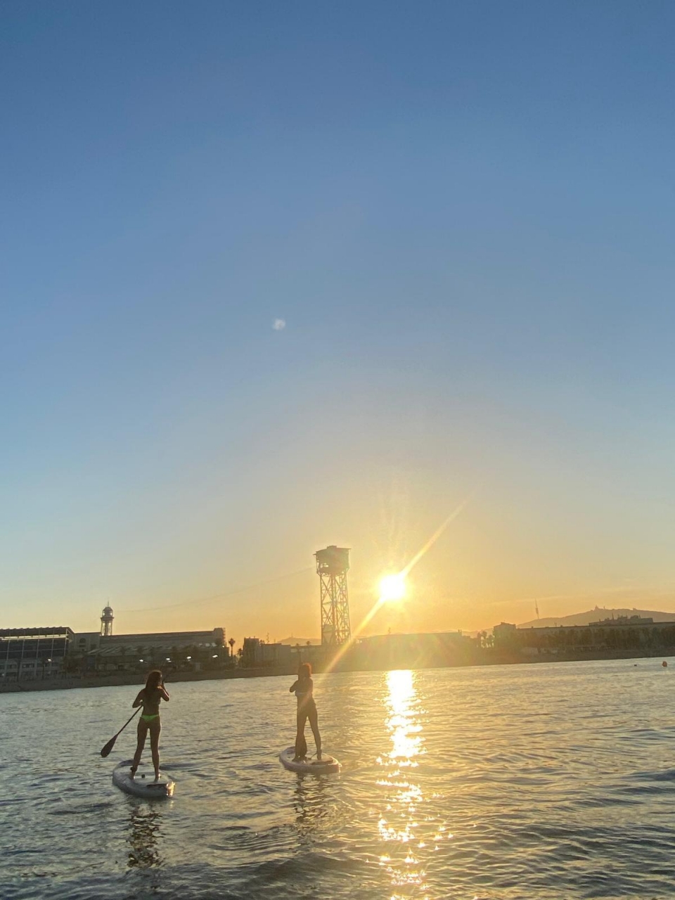  Godetevi il tramonto a Barceloneta 