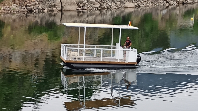 Paseo en barco por el lago El Burguillo 
