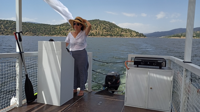 Paseo en barco para grupos por el  presa El Burguillo