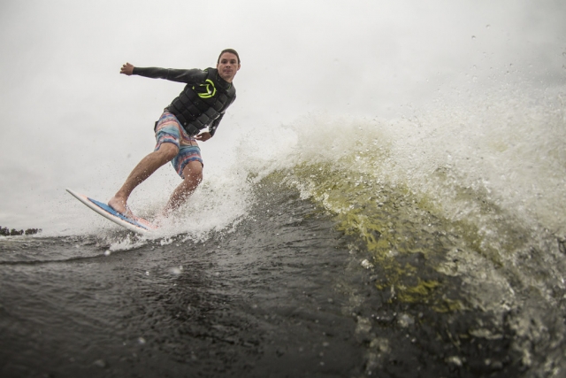  Surfing in the reservoir 