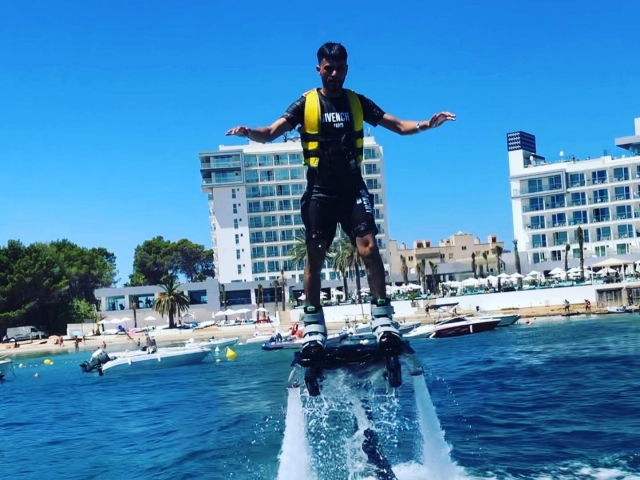 Flyboard en Cala Conta