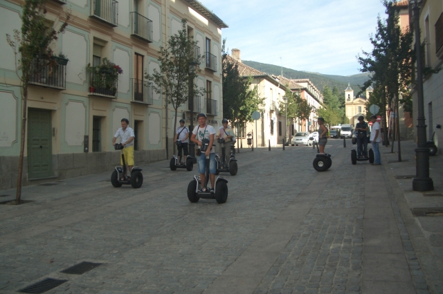 Circulando en segway por Segovia