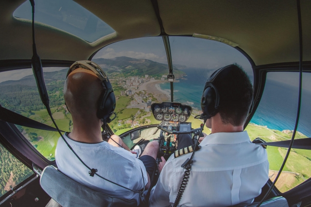  Survoler le Pays Basque en hélicoptère 