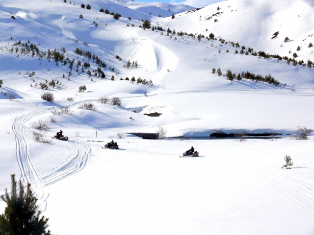 Conducir moto de nieve