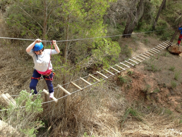  Crossing the Tibetan bridge 
