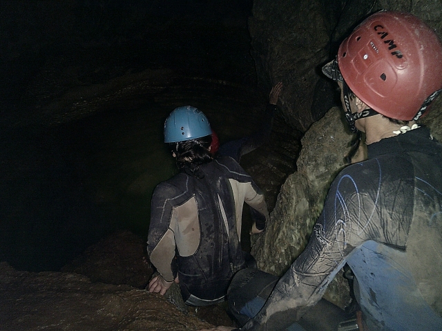 Die Höhle erkunden 
