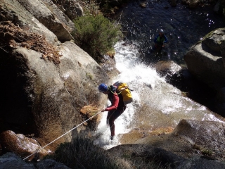 Canyoning nell'Arroyo de la Dehesa, livello III