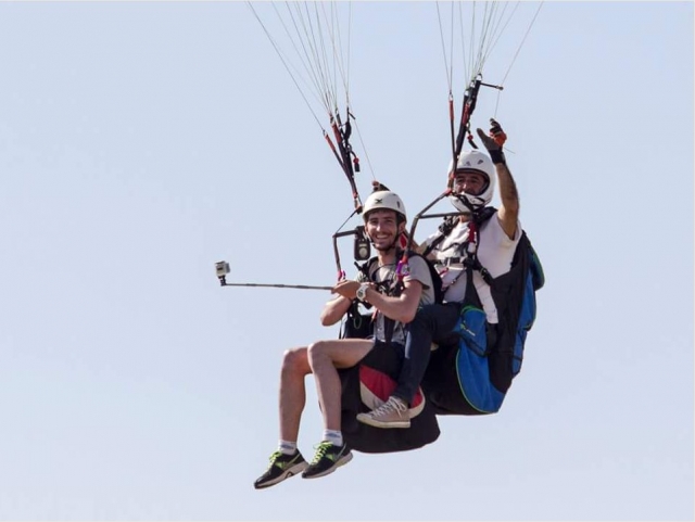  Selfie depuis le parapente 