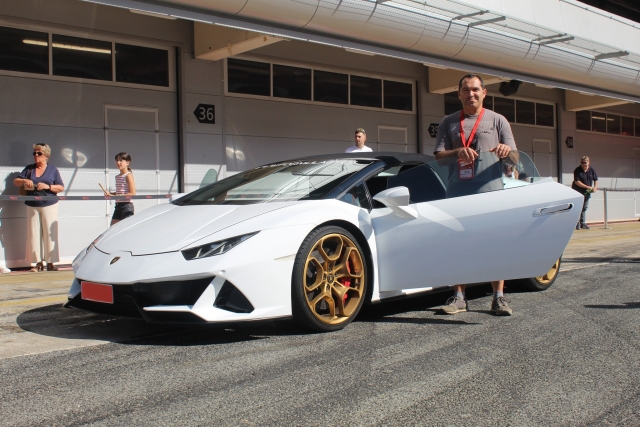  À pleine vitesse avec la Lamborghini 