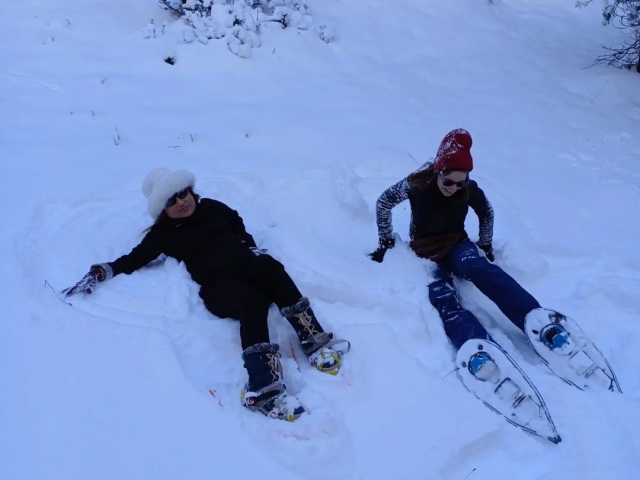 Haciendo ángeles de nieve