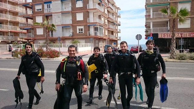  Preparato per il battesimo subacqueo