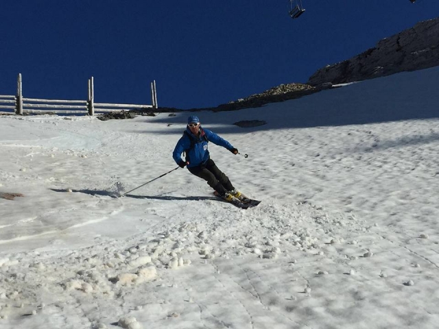  Scivolare professionale sulla neve