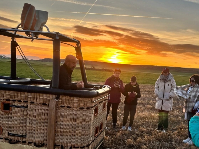  Vol en montgolfière au lever du soleil 