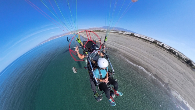 Vuelo en paramotor en costa Almeriense, 20 minutos