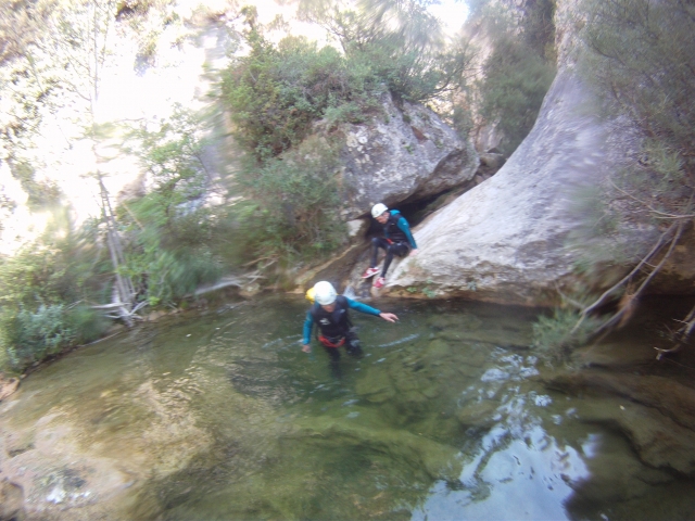  Crossing a water pool in Boixols 