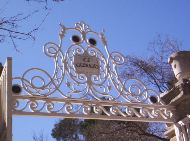 Eingang zu El Capricho 