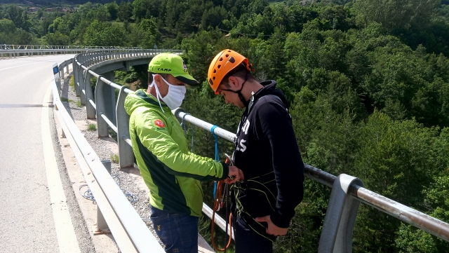  Prevenção anti-COVID bungee jumping 