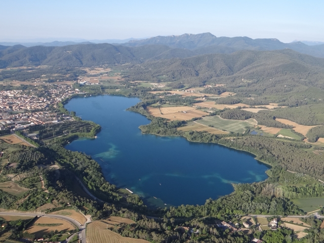 Vistas de Pla de Estany-Banyoles desde el globo  