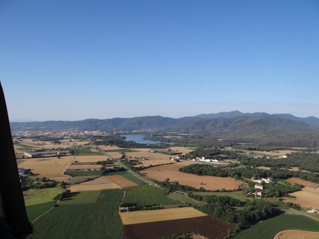 Admirando las vistas desde el globo 