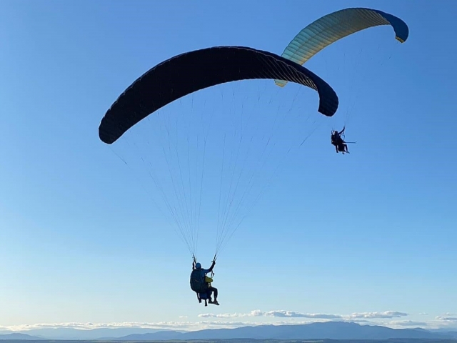  Parapente no céu de Madrid 