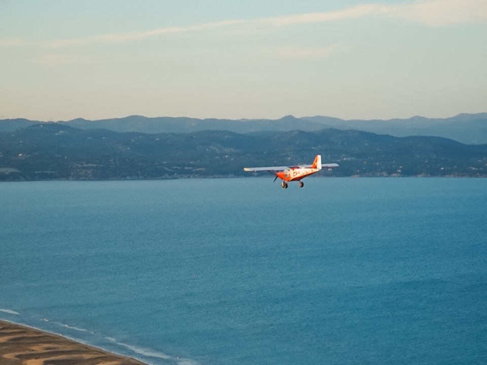  Pilota un piccolo aereo a Tarragona 