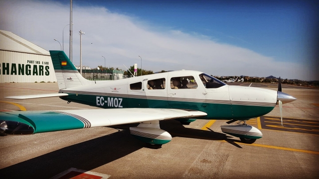 Aereo sulla pista 