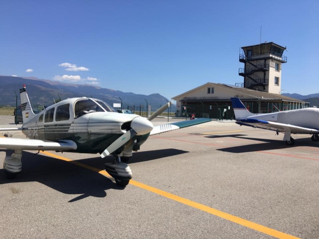  Aerei all'aerodromo 