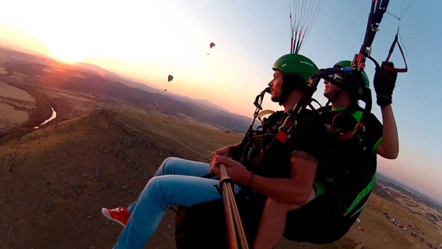  Paragliding flight at sunset Madrid 
