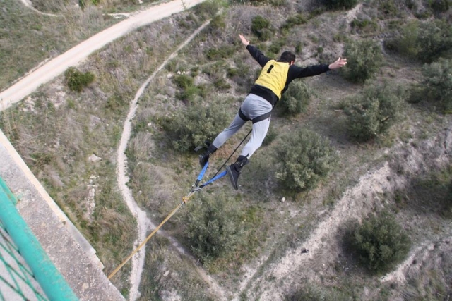  Voler en saut à l'élastique