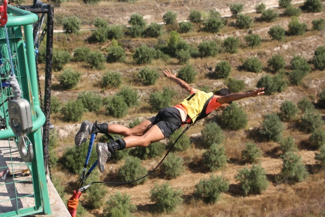  Sauter dans le vide 
