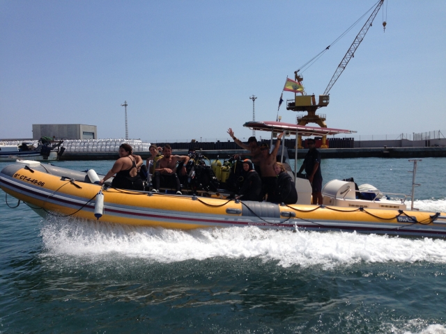 Inmersión de buceo desde barco 