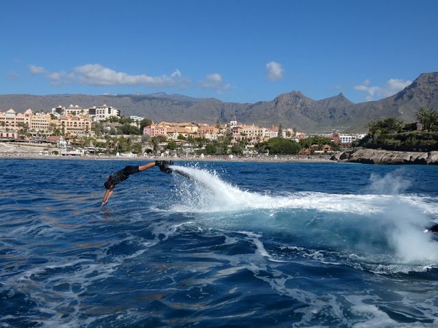  saltare con il flyboard 
