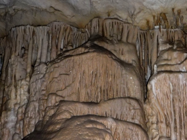 Explorando a caverna 