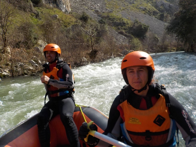  Rafting descent in the Hermida gorge 
