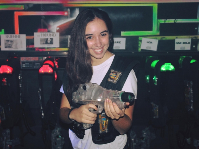 Fille de combat laser 