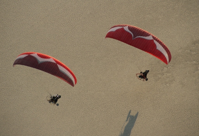  Paramotores equipados com triciclo 