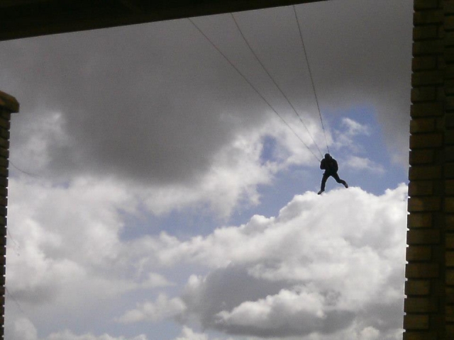 Pendulo tras el salto de puenting