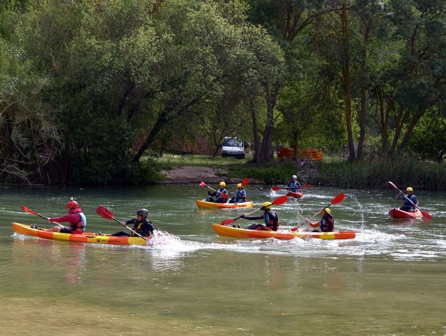  Andare in kayak lungo il Júcar in acque calme 