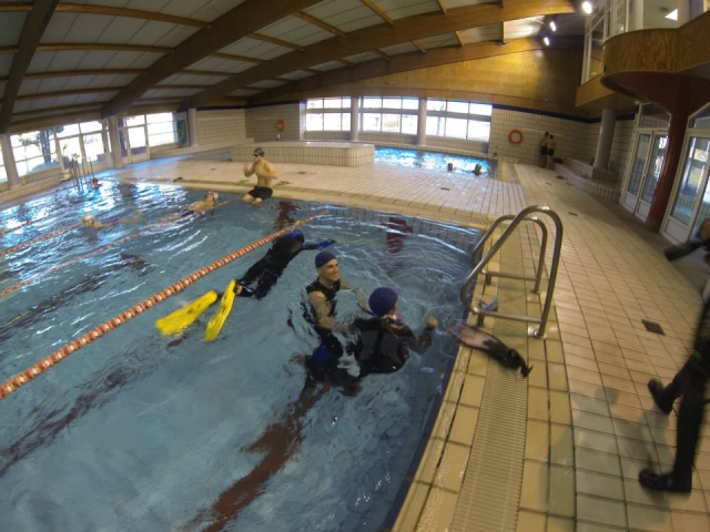  confined water diving