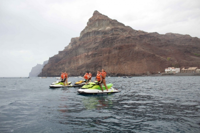  Genießen Sie Jetskis mit Freunden
