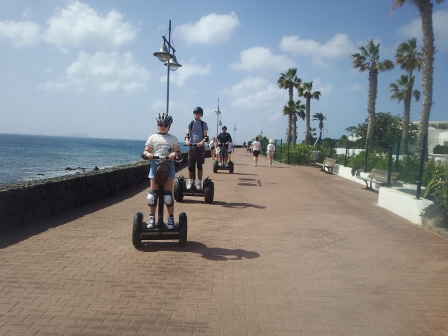  Entlang der Promenade von Playa Blanca 