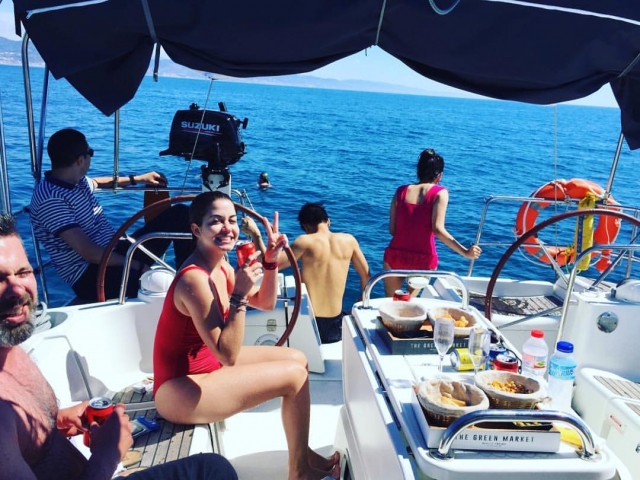 Disfruta a bordo de un velero en Barcelona