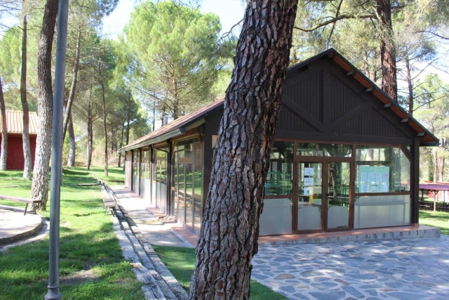Zona de comedores del campamento