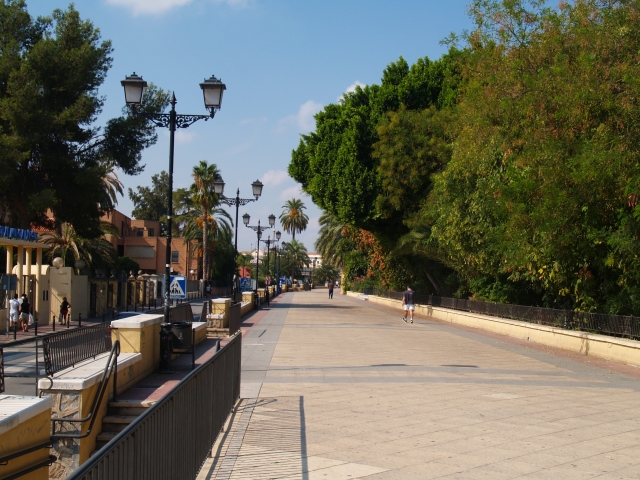 穆尔西亚的 Paseo del Malecon 