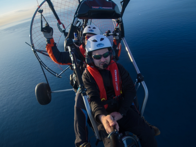  Voando em Paramotor com piloto profissional 