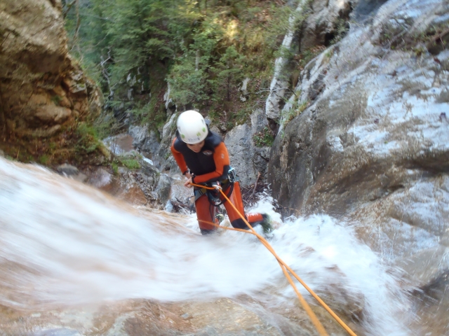  Die Schlucht erklimmen - 999 – Sehr hohe Rutsche